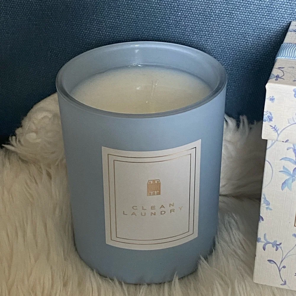 NWT Rare Hill House Home Candle in Clean Laundry with Gift Box - Picture 2 of 3